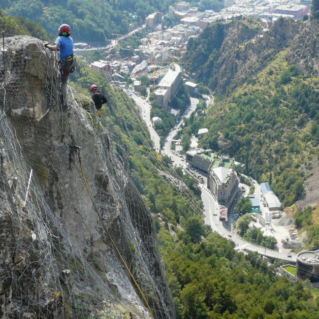 Protección cañería de FEDA